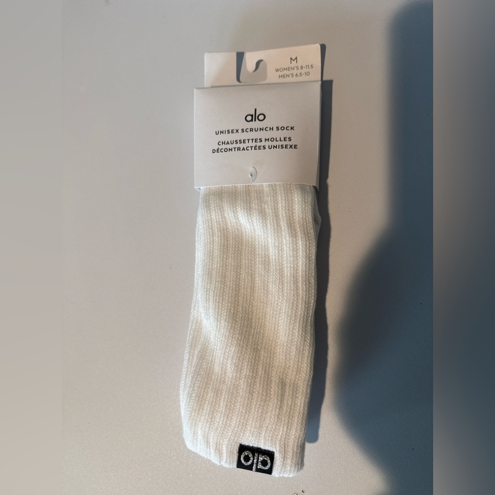 Alo Yoga Unisex Scrunch Socks | White | Size M | NWT | Authentic - Picture 3 of 6